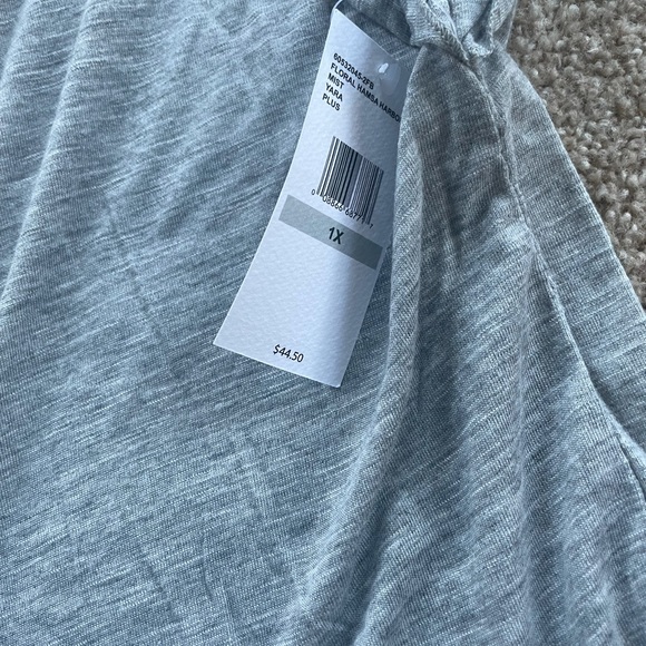 JESSICA SIMPSON TEES - Picture 4 of 5